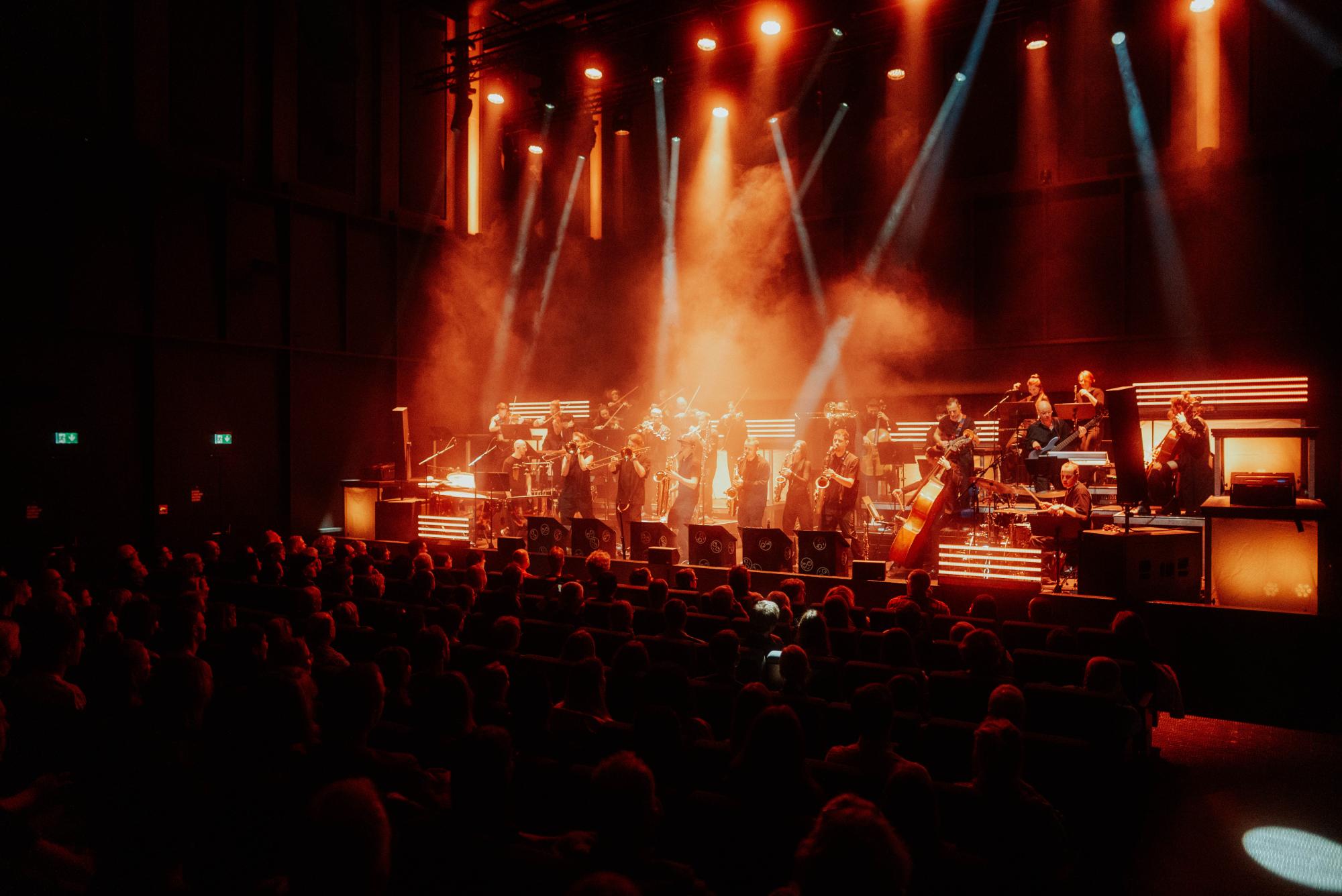 Jazzrausch Bigband & Bergson Phil’: Eine Technosinfonie